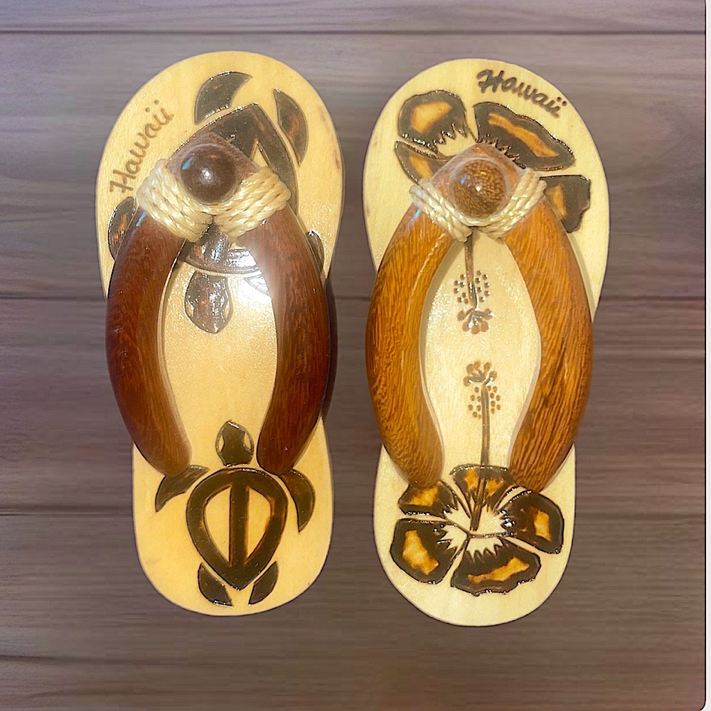 Hawaiian Wooden Flip flops 4” magnets or use for shelf display.